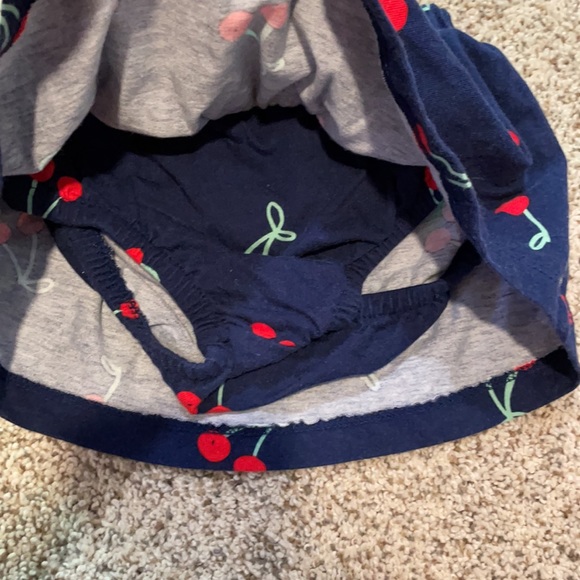 Carter’s 9 month navy and cherry skirt skort - Picture 2 of 3